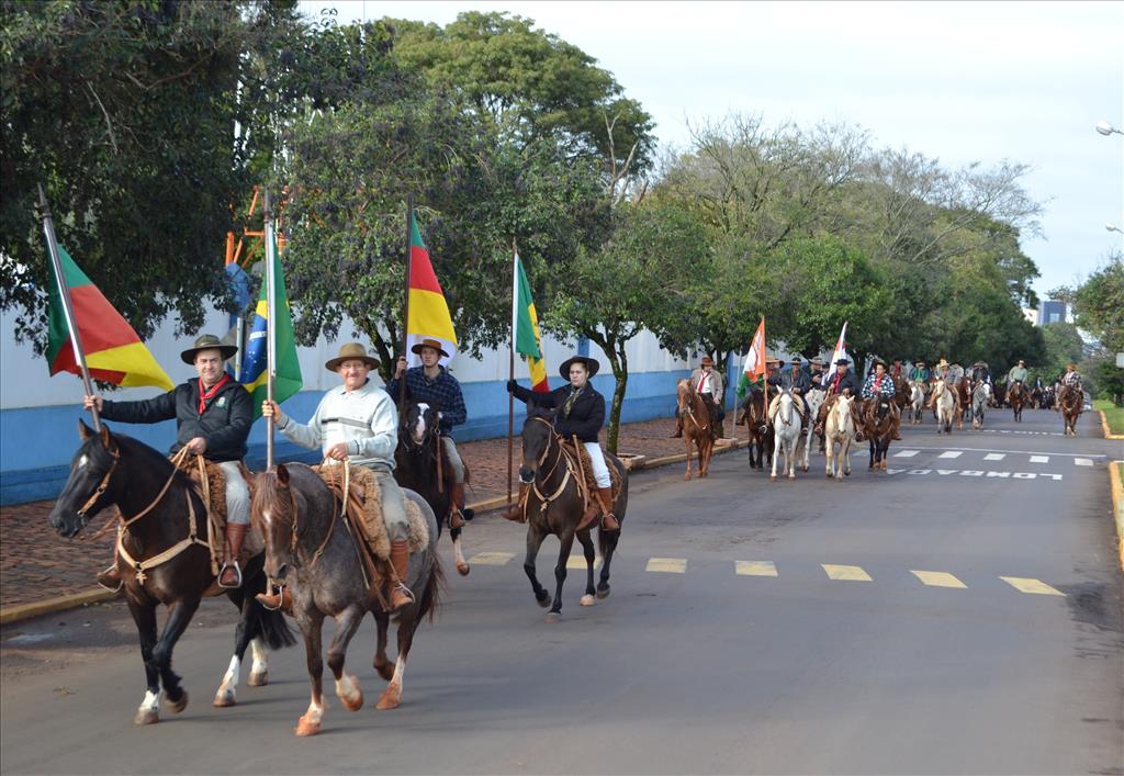 Cavalgada Ecológica reúne 200 participantes